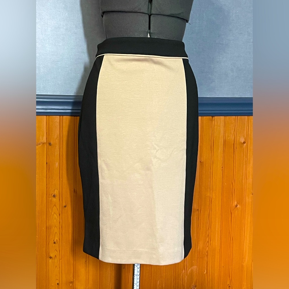 NWT- Dana Buchman knit pencil skirt